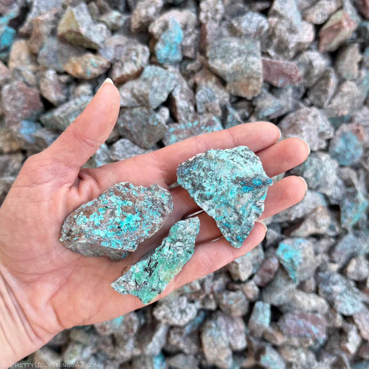 Kino Blue decorative rock (7lb bag of chunky gravel)