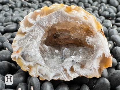 Option H: Detail of one of the two geode halves, with excellent feathering pattern around the edges and some rough brown areas in the interior.