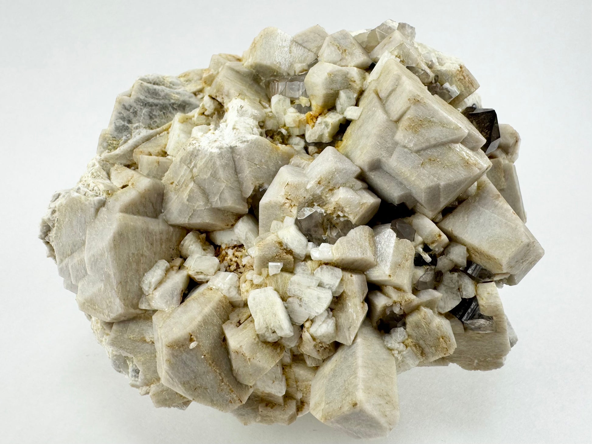 Closer view of the center of the specimen, a bit messy with an aggregate of smaller crystals