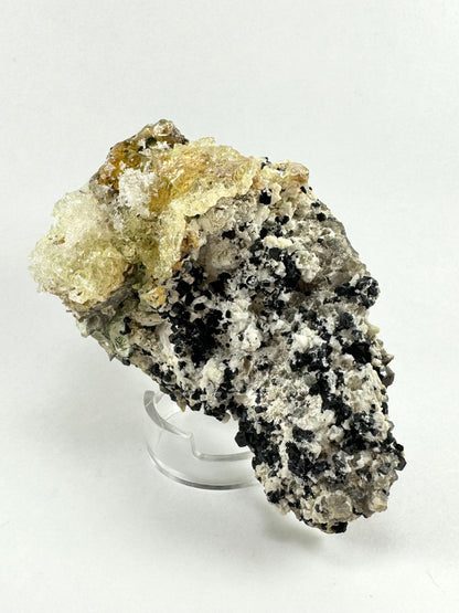 Black tourmaline in albite matrix with hyalite and minor fluorite