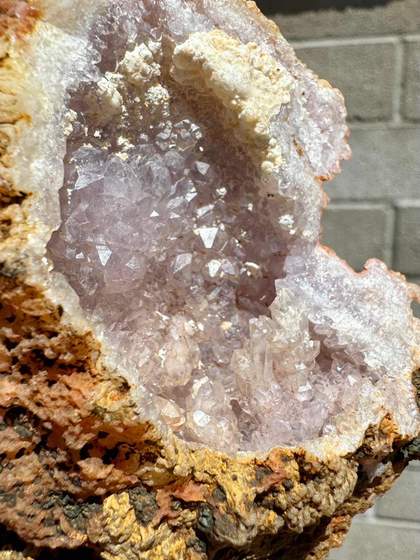 Detail view of small well-formed small quartz crystals in the geode