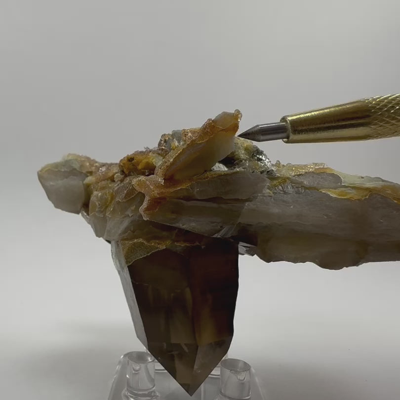 Clip showing a point poking a shard in the base of the piece, showing it wiggles a bit.